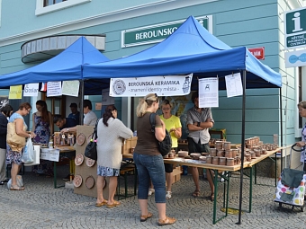 Berounská keramika poprvé na trzích